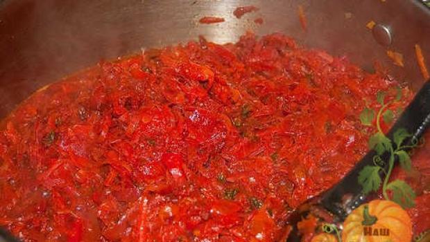 Borscht recipes for the winter: preparations in jars with cabbage, tomatoes or tomato paste
