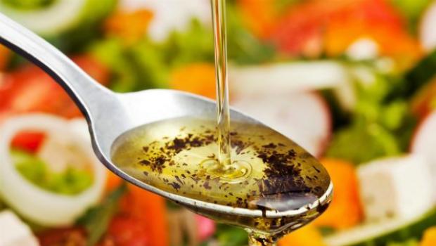 Ukusni preljevi za salatu Umak sa senfom i maslinovim uljem